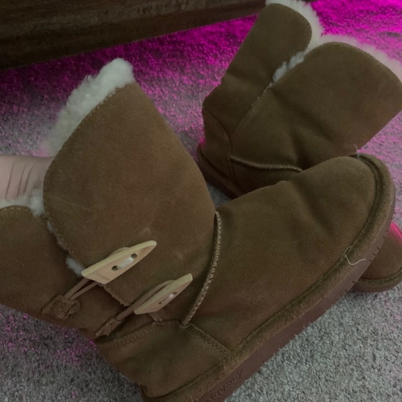 Boots - Picture 2 of 3